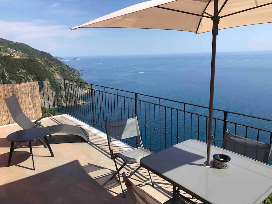 Orangehouse Cinque Terre. Private Parking Vila Riomaggiore Exterior foto